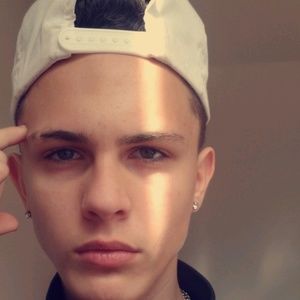 Meet your Posher, Devon